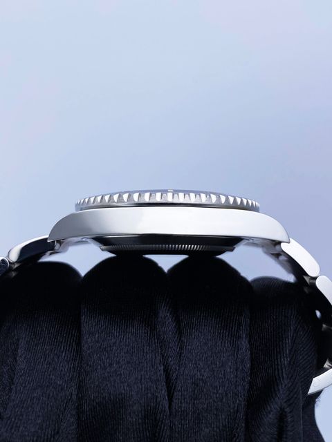 Rolex Submariner 116610 LN Image 7